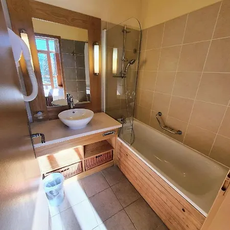 Premium Nature Retreat Flaine: Heated Pool, & Fitness Apartment *